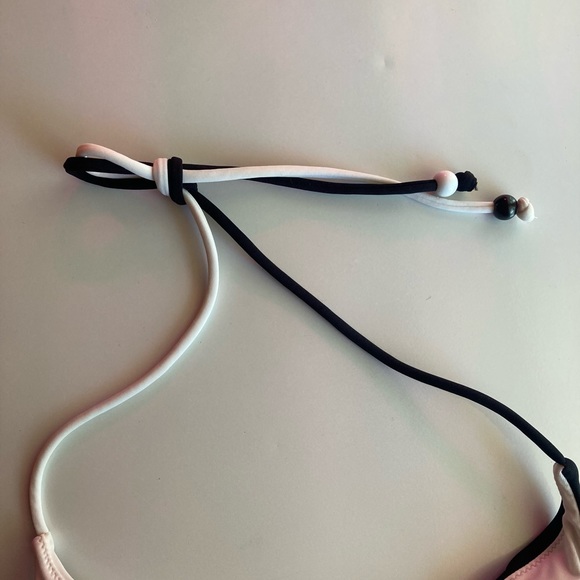 🖤Victoria’s Secret Colorblock One-Piece Swim - Picture 7 of 8